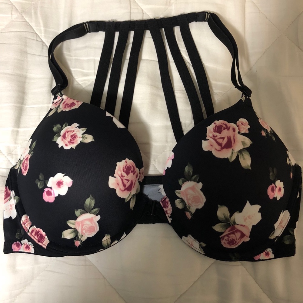 Victoria’s Secret Pink front clasp bra